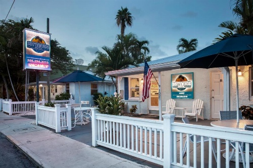 Southwinds Motel image 15